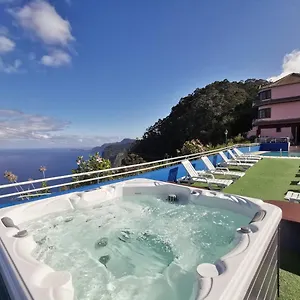 Bed and breakfast In Nature Santana (Madeira)